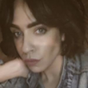 Meet your Posher, Caitlin